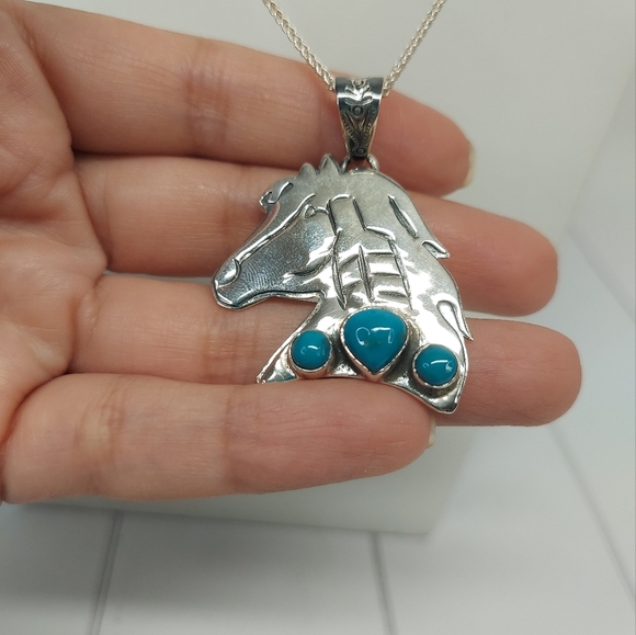Sterling Horse Turquoise Pendant With Chain - Picture 4 of 8